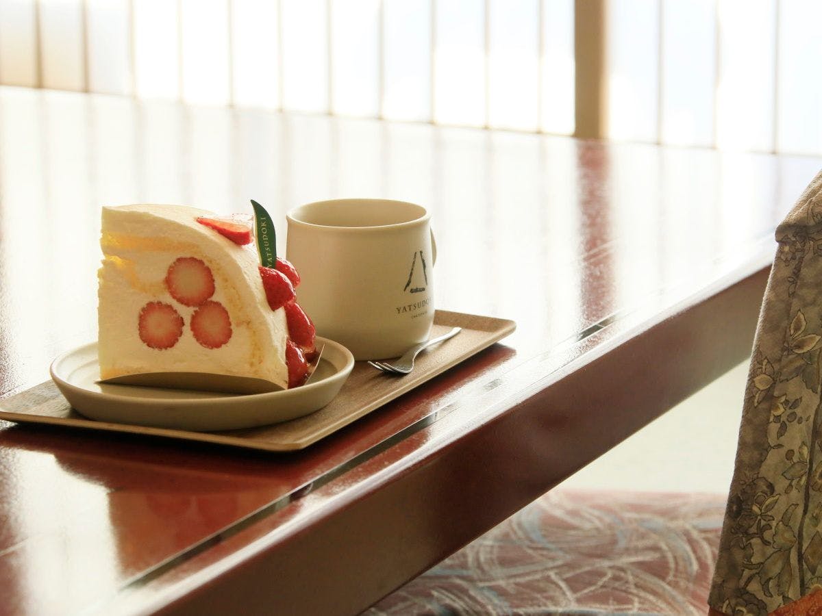 ヤツドキテラス