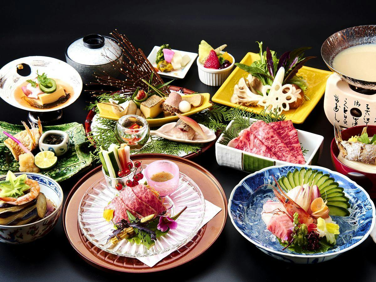 当館人気【美食デュエット会席】高級魚のど黒と、和牛ロースト　四季の前菜や造りを肴にオトナの舌で味わう