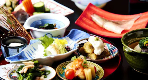 新【九谷朝食】&【Premium厳選食材を板前の手に委ねる夕食】九谷の里・山代温泉で口福