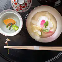 เรือนแยก 'JUSEN' ตั้งอยู่ในลานกลาง