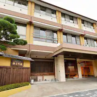 - ภายนอก: ที่พักริมทะเลในอิเสะชิมะ