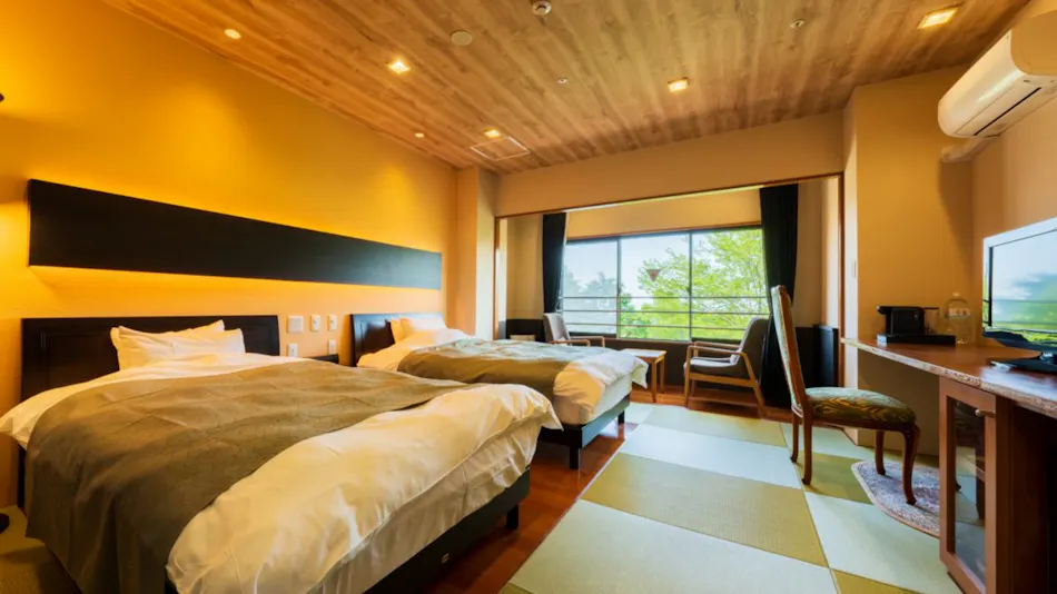 Oniyama Hotel: Beppu's Largest Open-Air Bath Accommodation