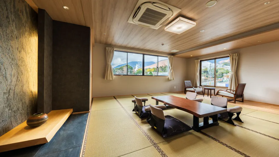 Oniyama Hotel: Beppu's Largest Open-Air Bath Accommodation