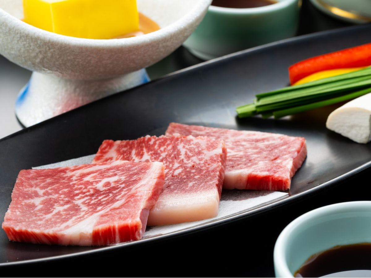 Oniyama Hotel: Beppu's Largest Open-Air Bath Accommodation