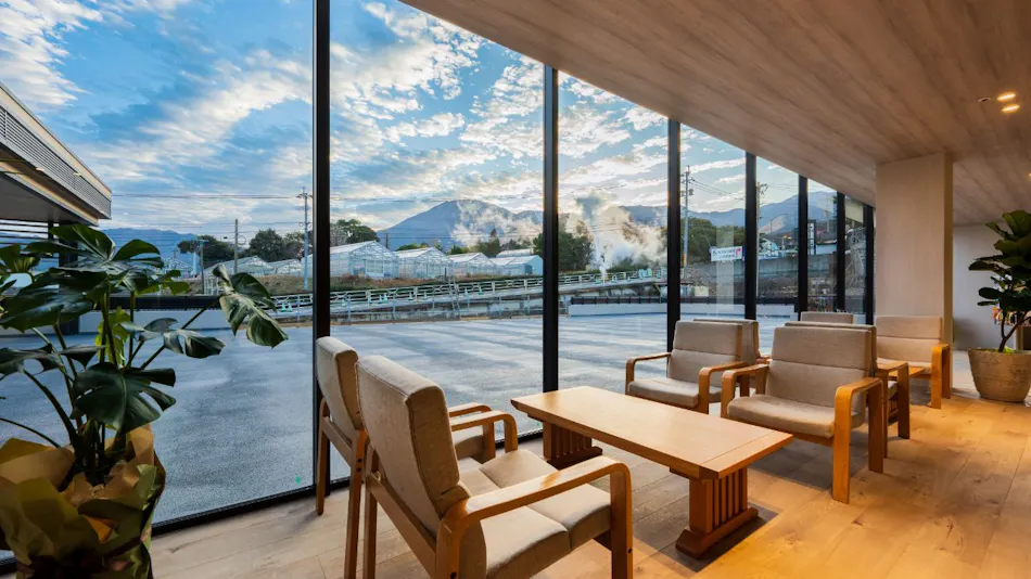 Oniyama Hotel: Beppu's Largest Open-Air Bath Accommodation