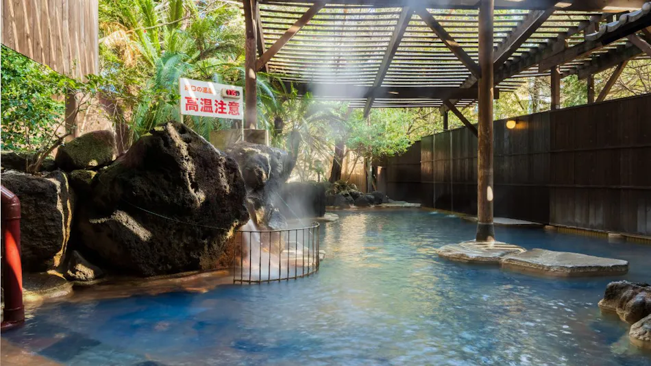 Oniyama Hotel: Beppu's Largest Open-Air Bath Accommodation