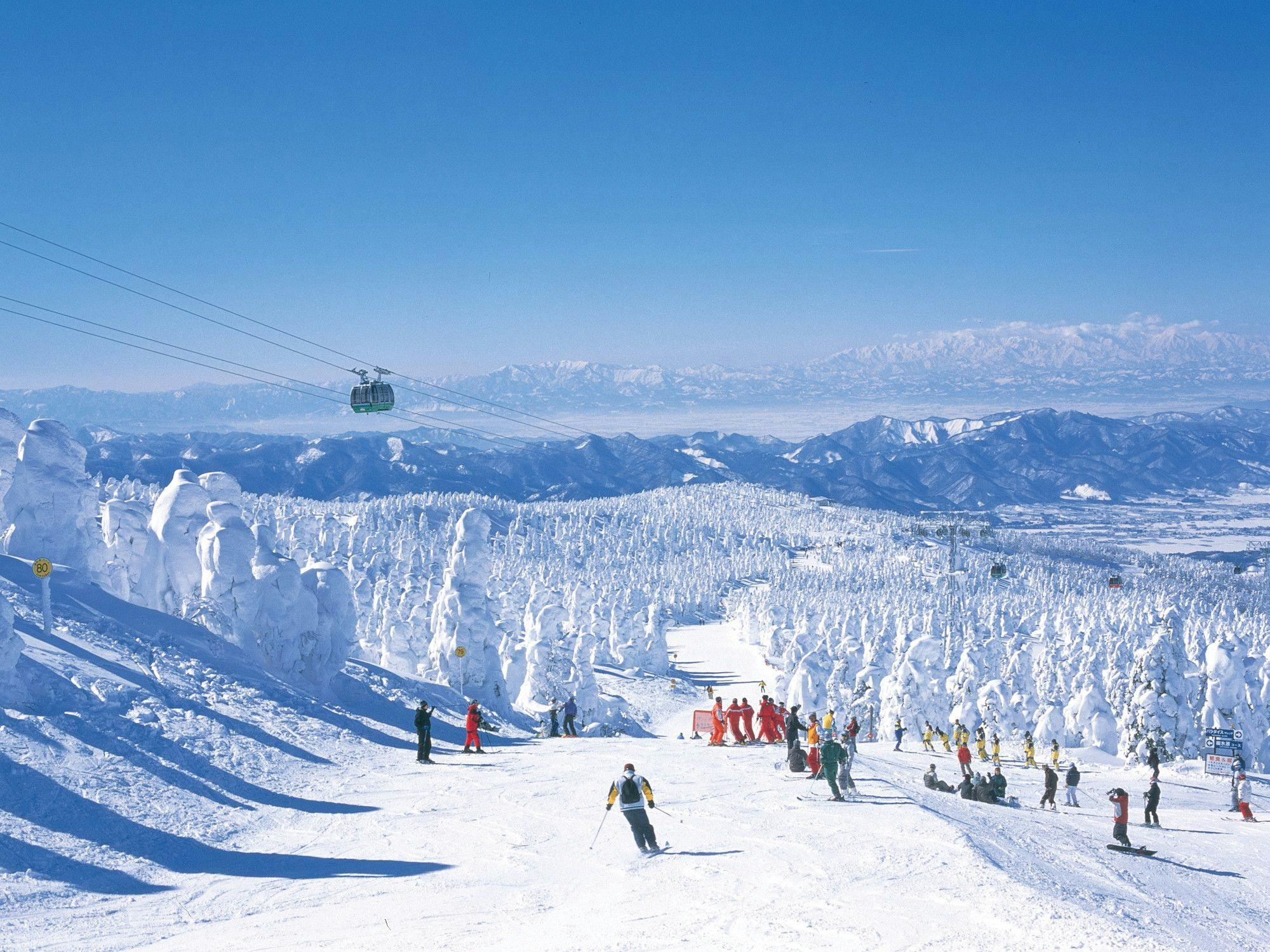 ลานสกีน้ำพุร้อนยามากาตะซาโอะ