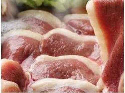 鴨肉の旨みがスープに染み出すお鍋！