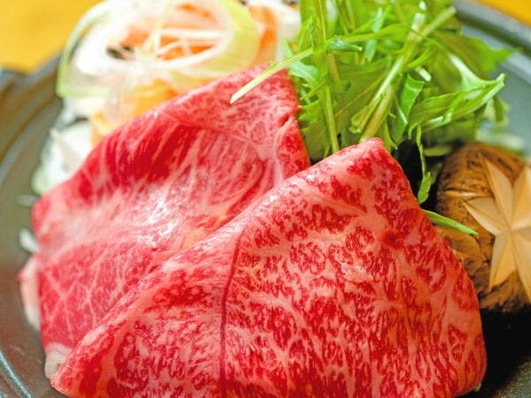 Ini adalah hidangan kaiseki musiman yang direkomendasikan oleh kepala koki.