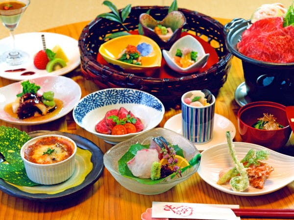 Hidangan kaiseki musiman yang direkomendasikan oleh kepala koki.