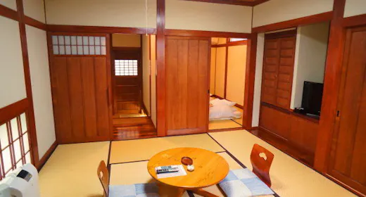 新棟、露天風呂付きの2間離れのお部屋。