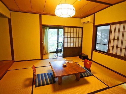 和室に露天部風呂が付いた完全一戸建て離れ