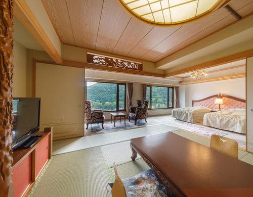 【新館】和洋室（和室10～12畳+ベッド