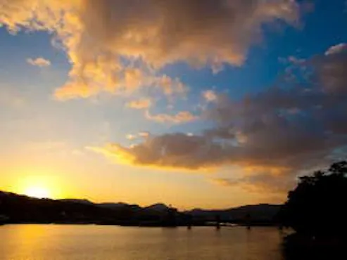 일부 객실에서 보이는 미쿠마 강입니다.