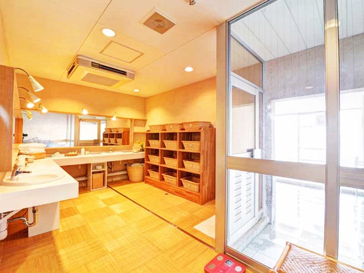 *大浴場（脱衣場）