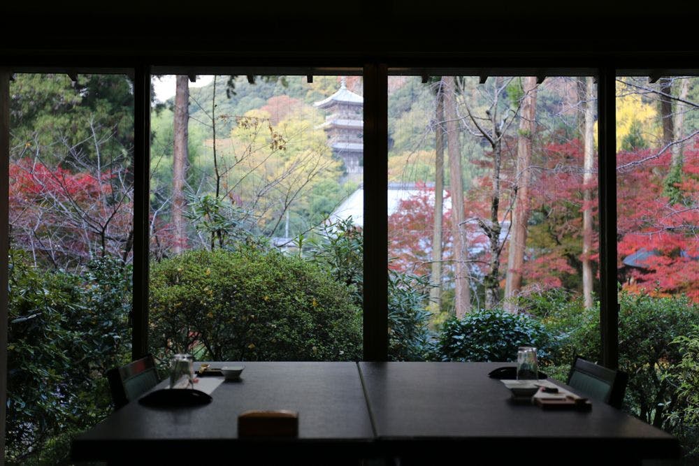 境内の宿 紅葉館