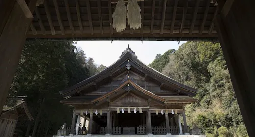 【素泊り】~早起きは三文の徳~美保神社に<朝参り>で、えびす顔