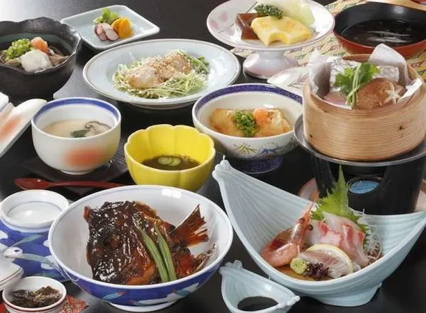 めでたい鯛料理を含む海鮮会席
