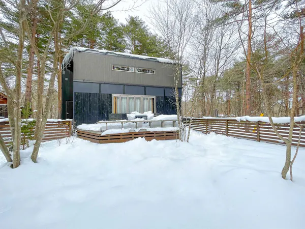 貸別荘Q_冬外観