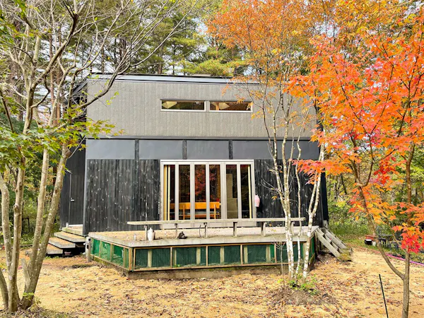 貸別荘Q_秋外観