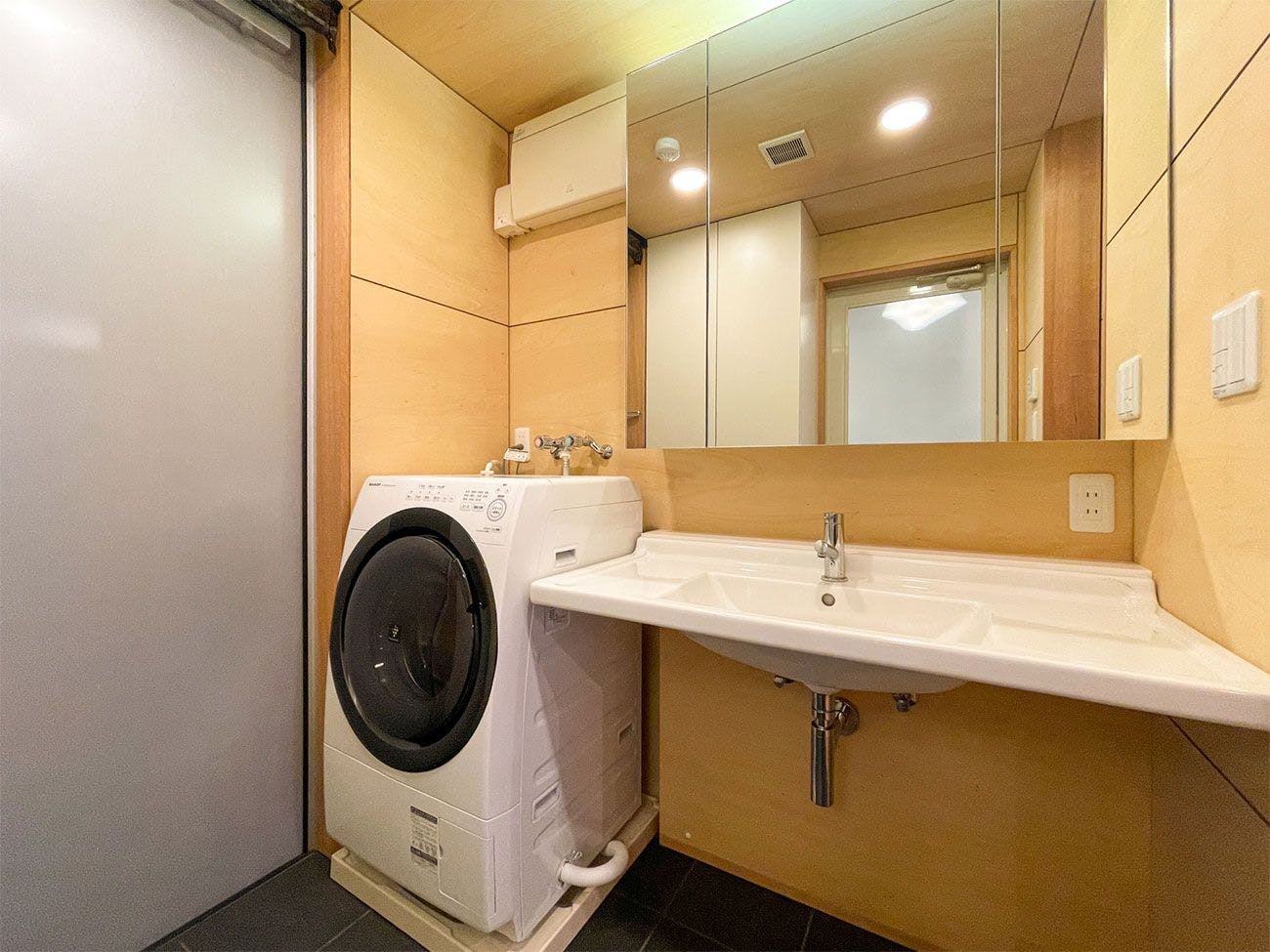 貸別荘Q_洗面所