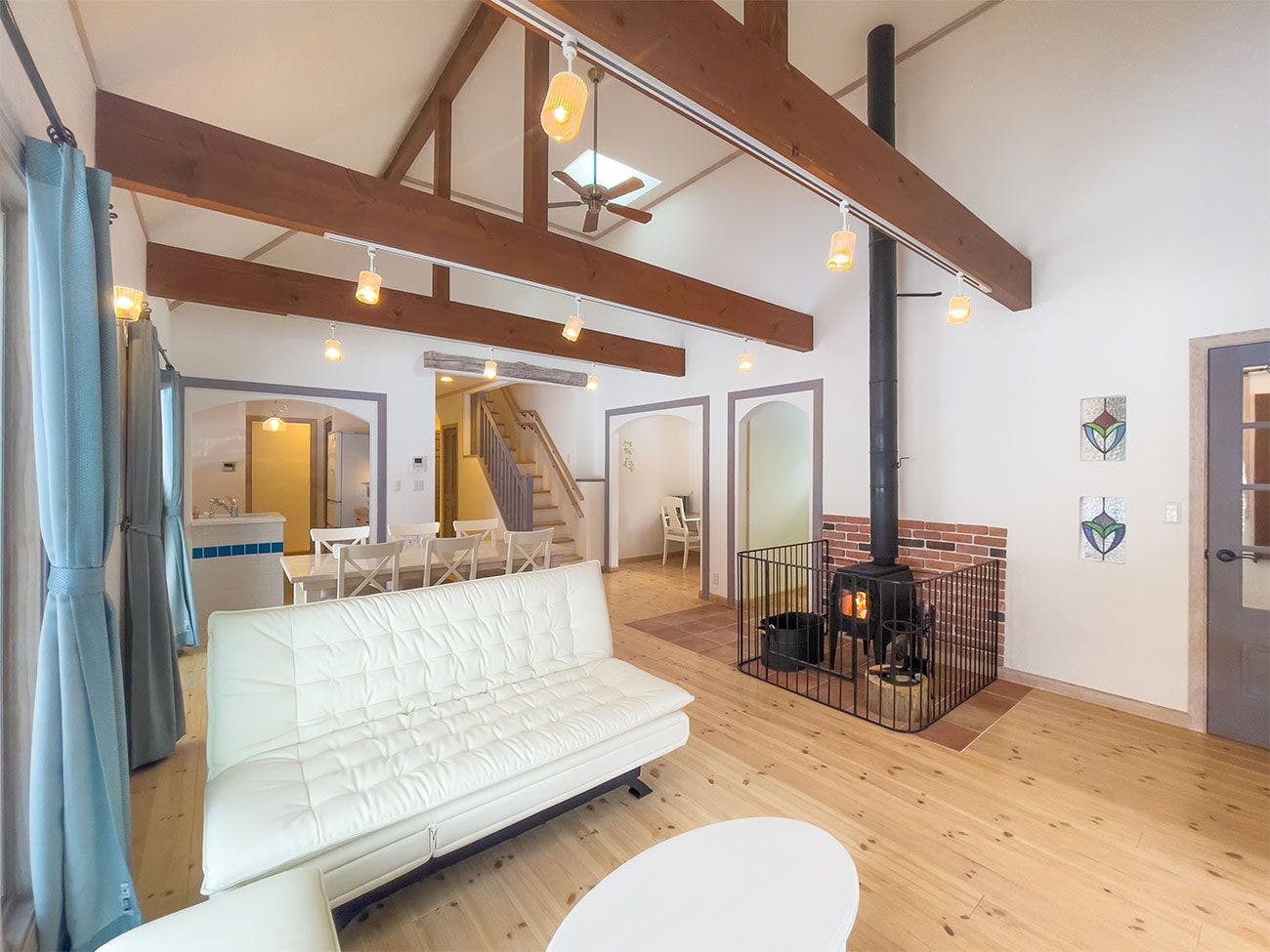 ミモザ_リビングダイニング