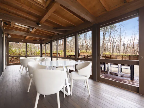 บูเกต์ (Bouquet) อินเนอร์เทอเรส