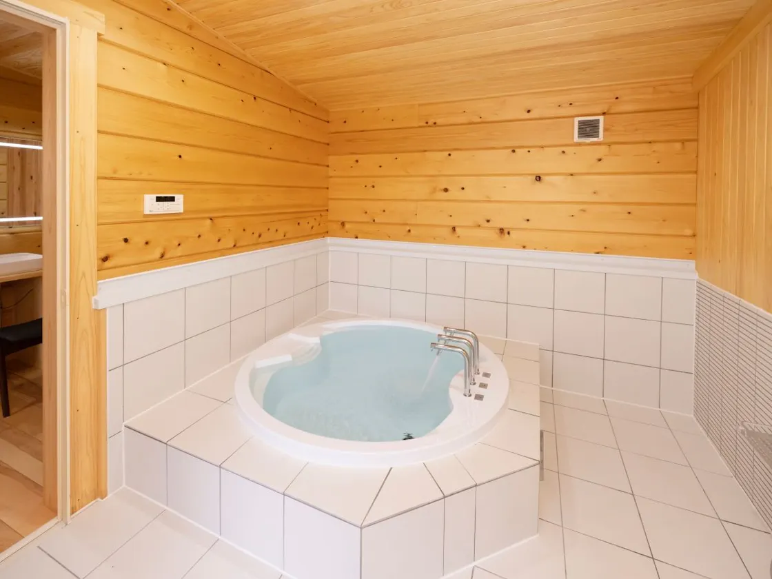 บูเกต์ (Bouquet) อ่างอาบน้ำในร่ม (วิลล่าแยก)