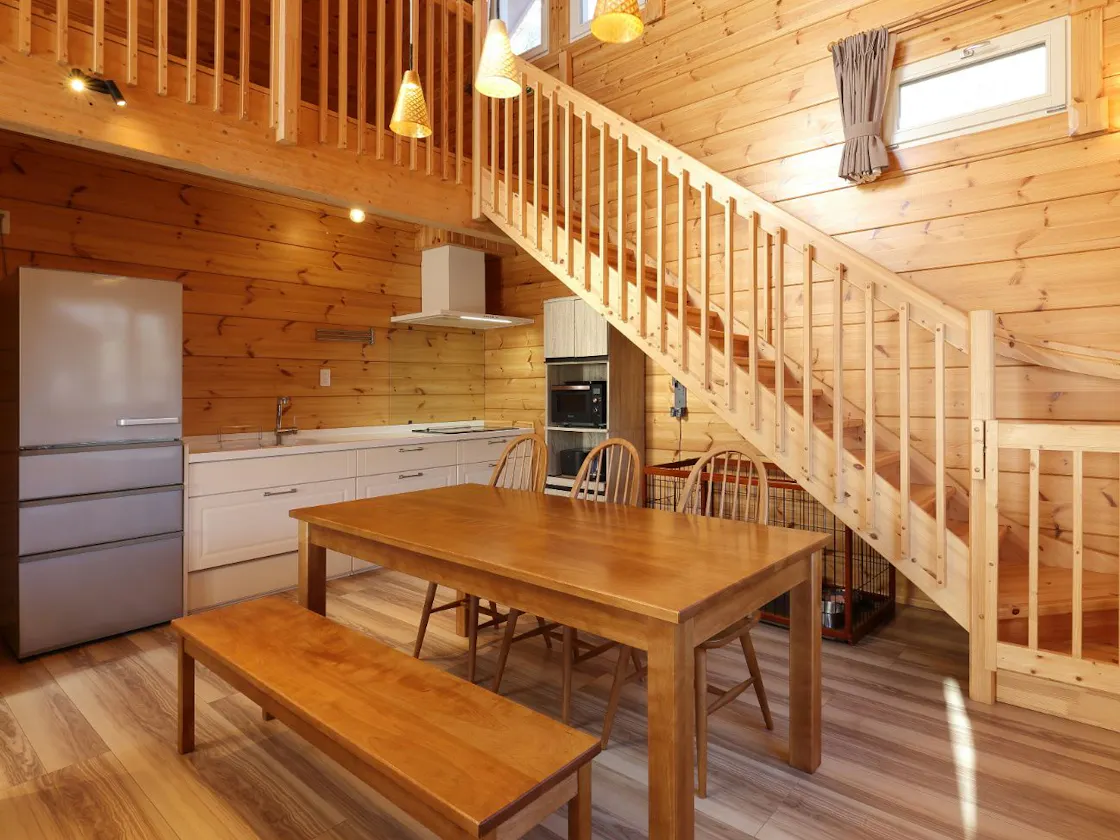 【露天風呂付ログプレミアム】木立