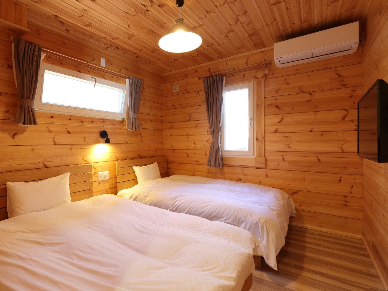 【露天風呂付ログプレミアム】木立