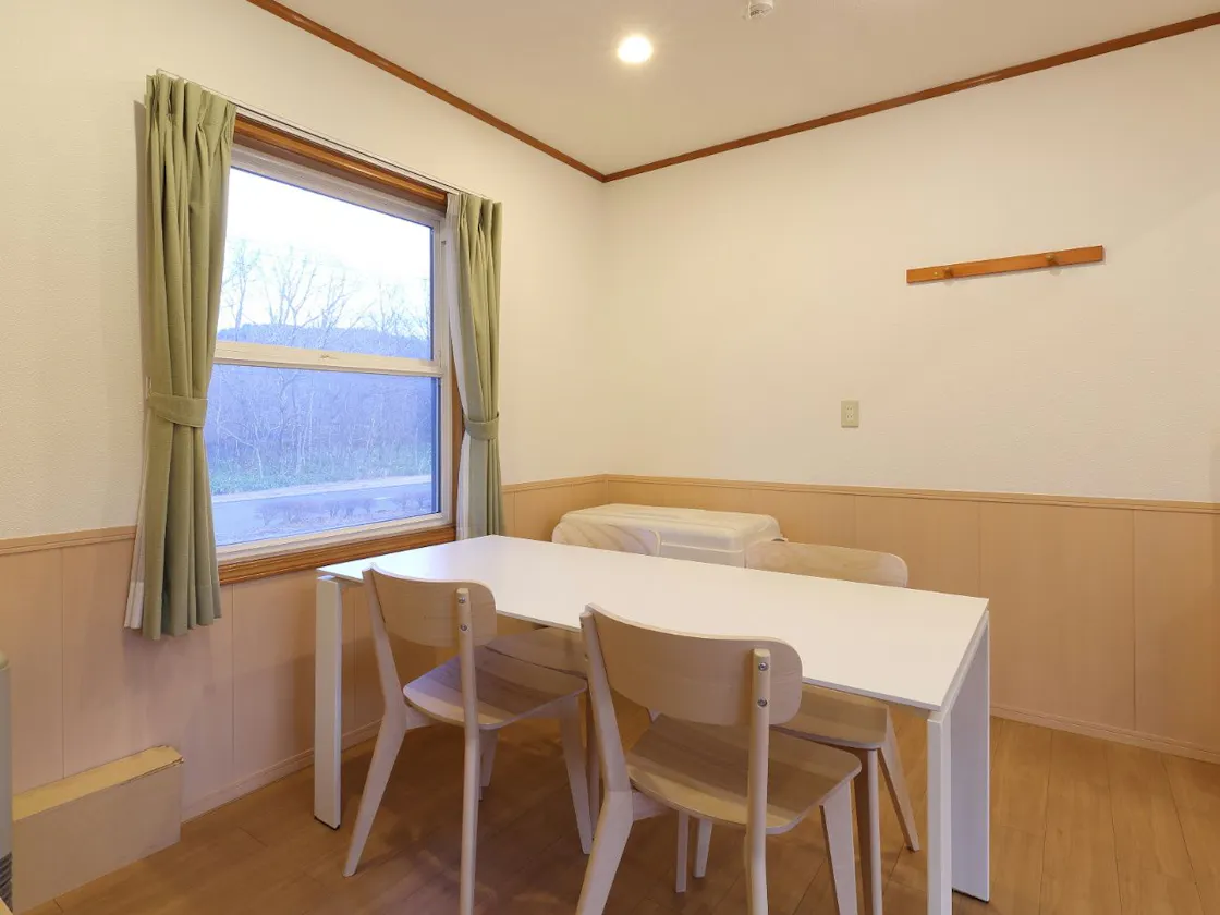 วิลล่าสุนัขริมทะเลสาบพร้อมน้ำพุร้อนธรรมชาติ PS