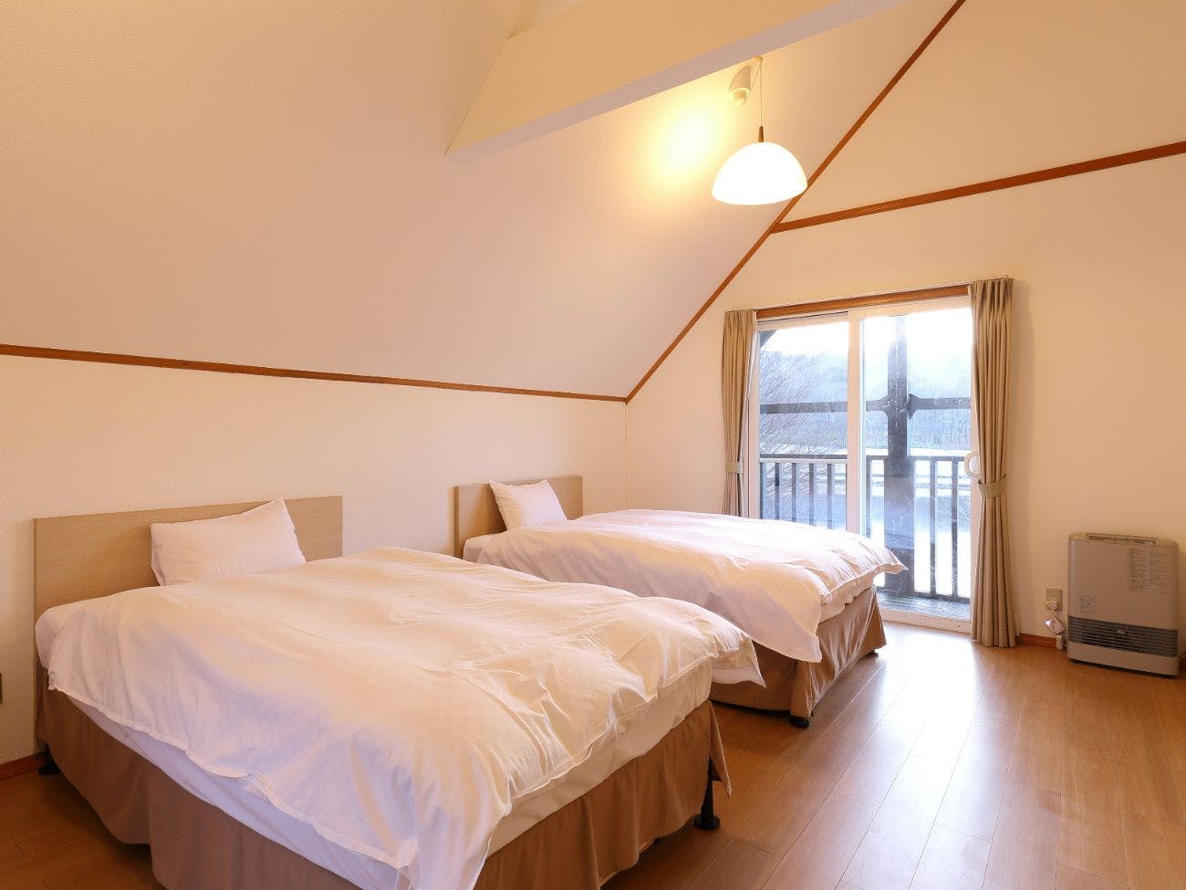 วิลล่าสุนัขริมทะเลสาบพร้อมน้ำพุร้อนธรรมชาติ PS