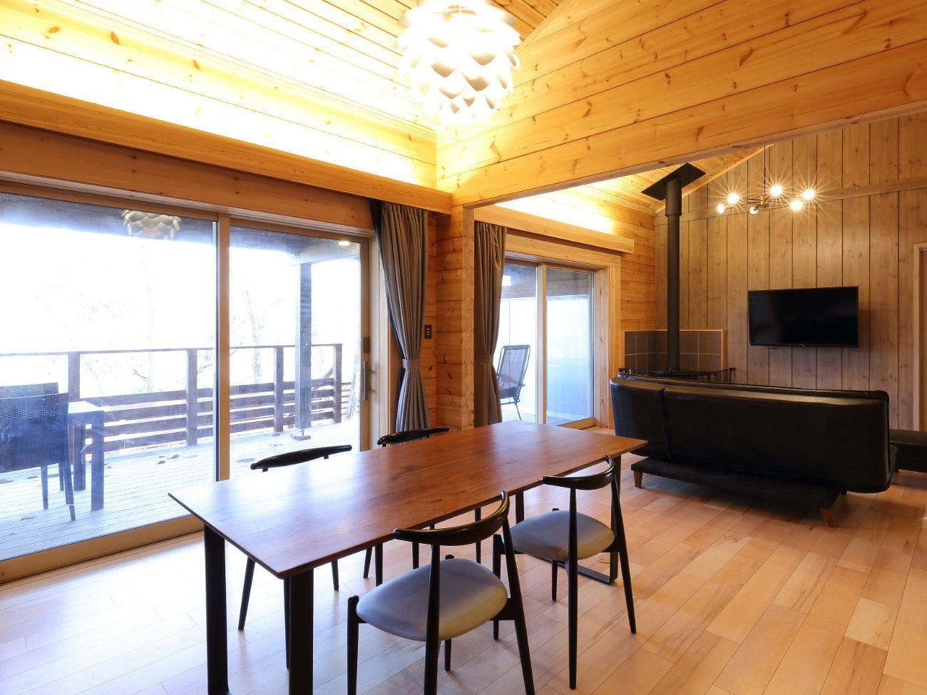 サウナ＆露天風呂付ログプレミアム リンナ