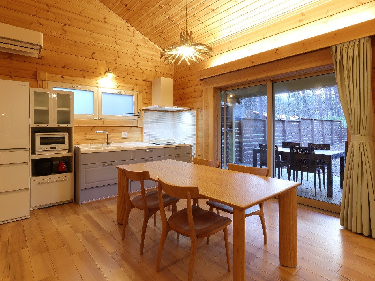 サウナ＆露天風呂付ログプレミアム　タイカ