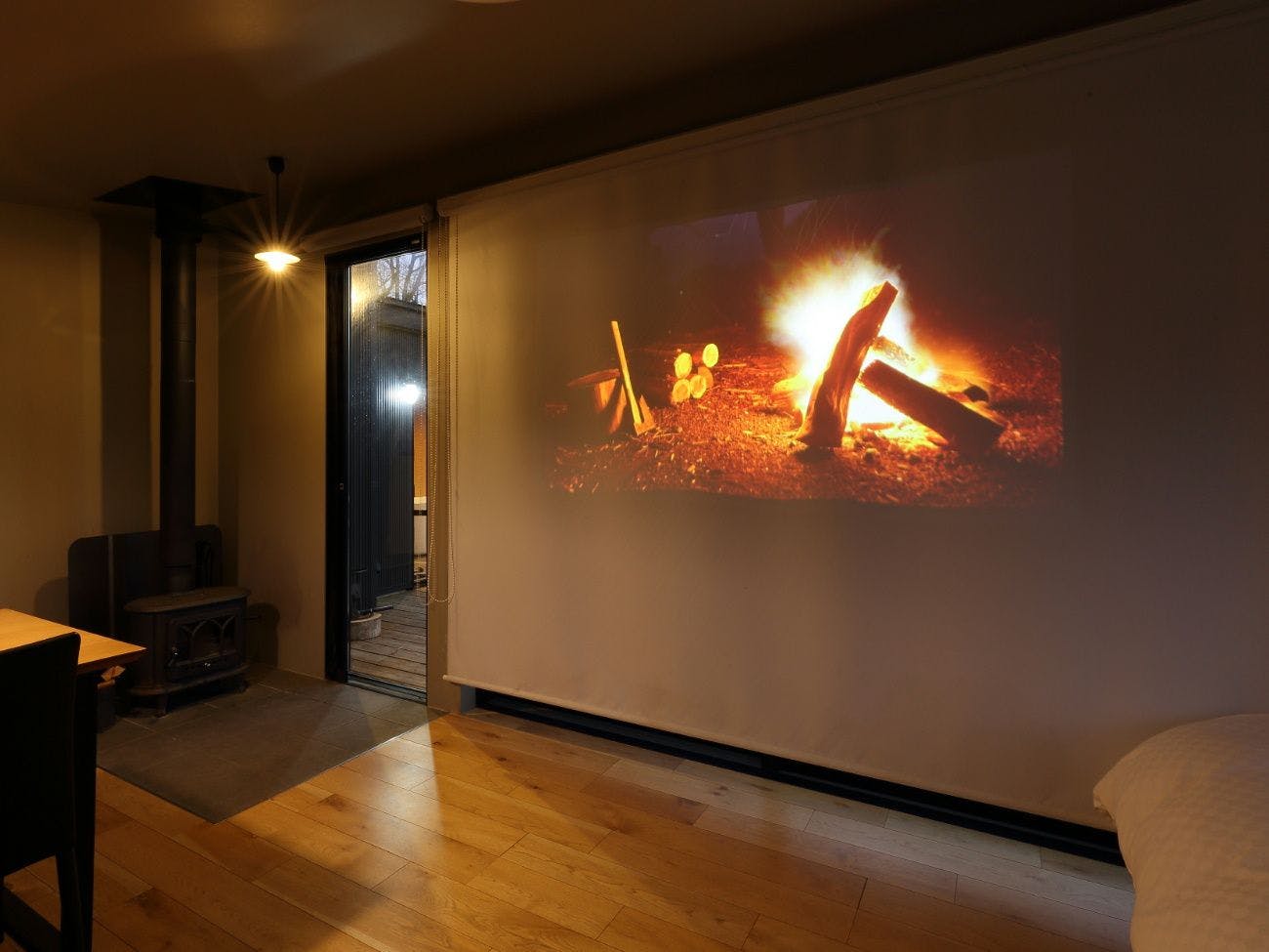 กระท่อมแกลมปิ้งพร้อมซาวน่า ZA