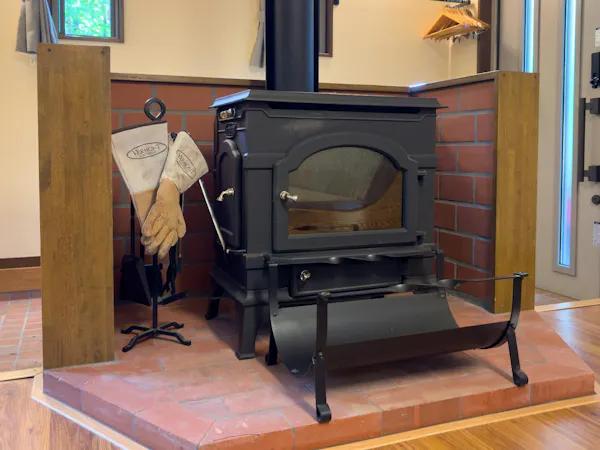 【コンフォートステイ】燈 薪ストーブ