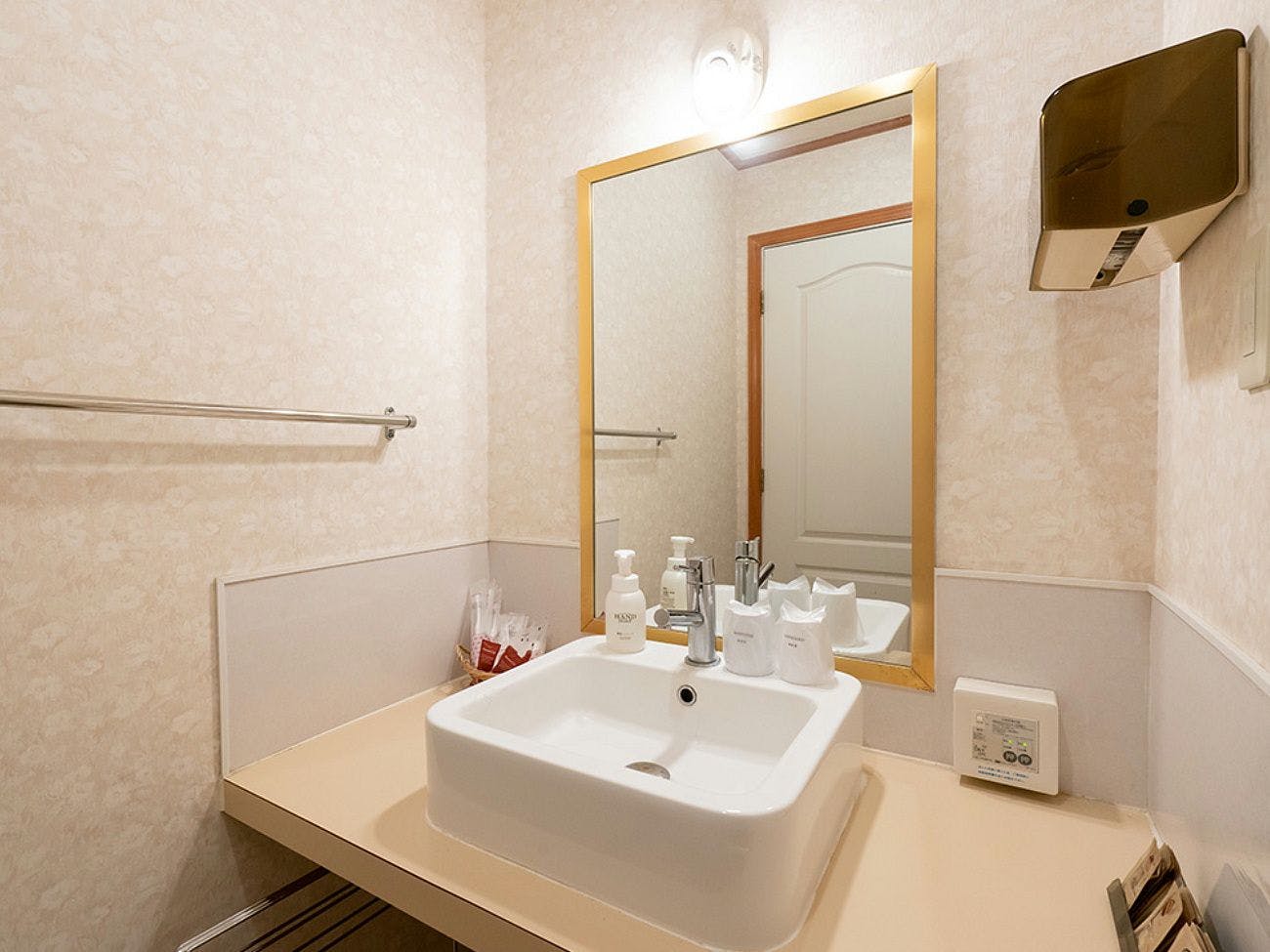 【湖を望むレイクサイドドッグヴィラ】P6