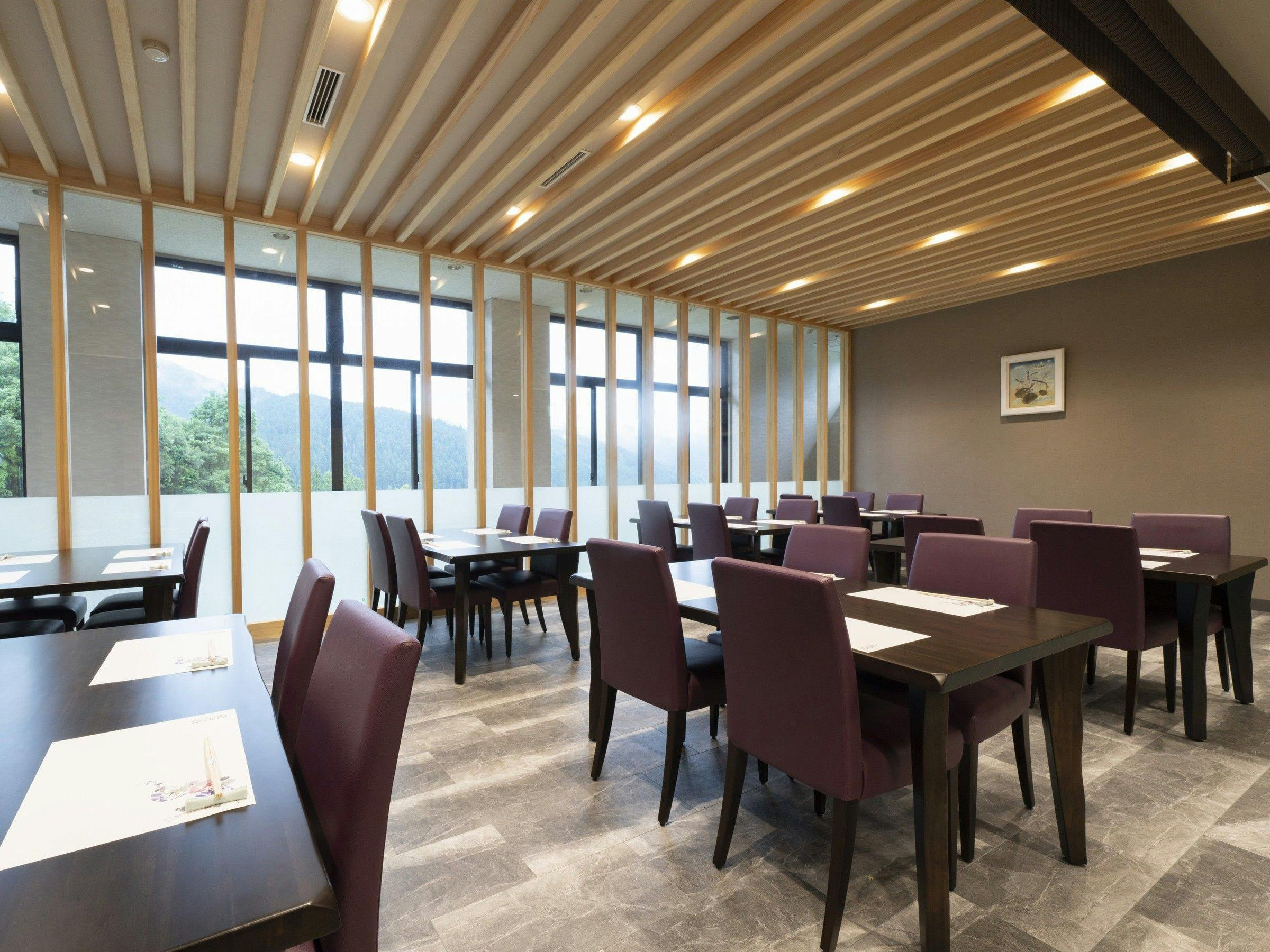 อาหารจะจัดเตรียมไว้ที่ร้านอาหาร