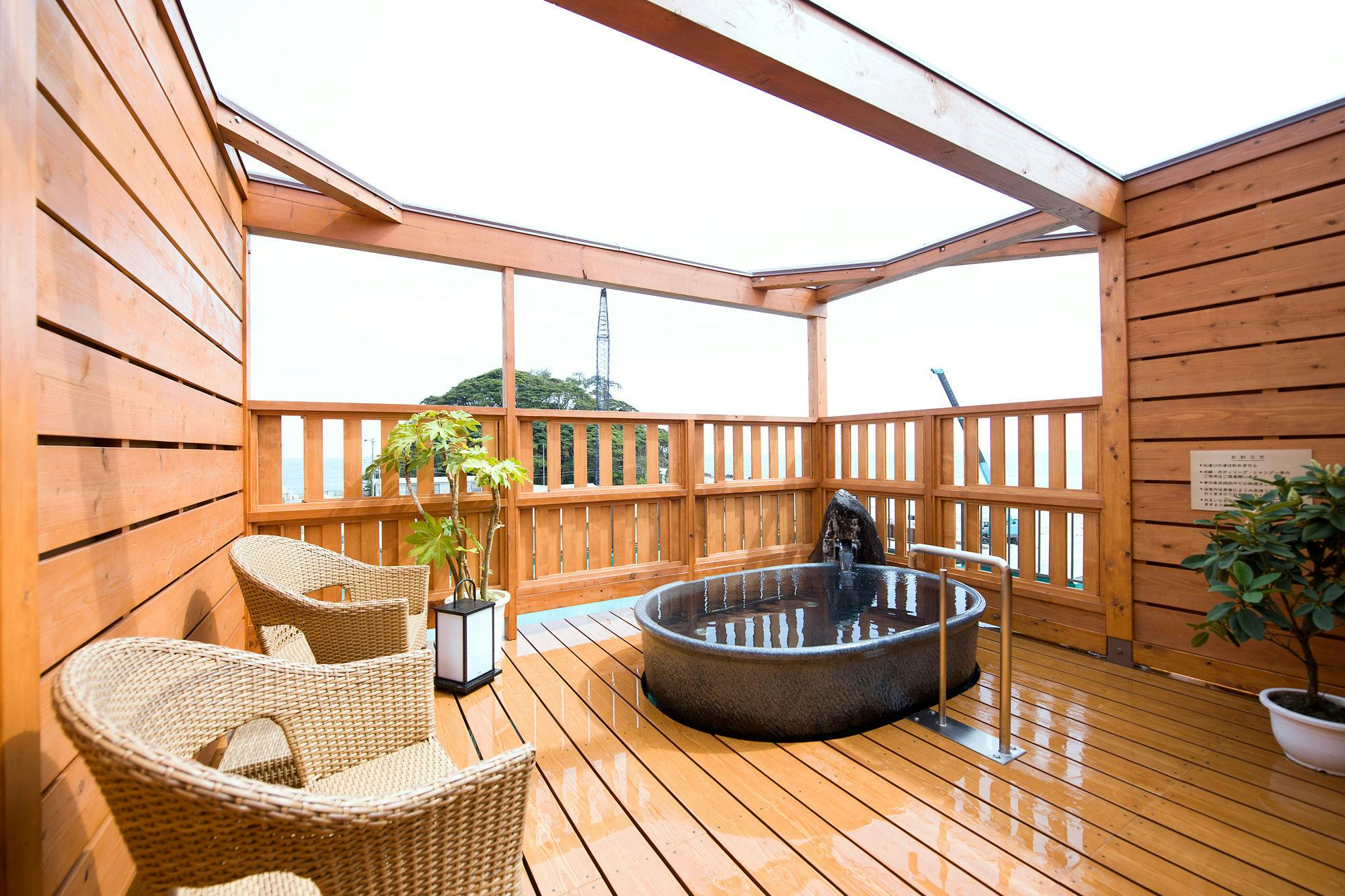 Pemandian air panas pribadi