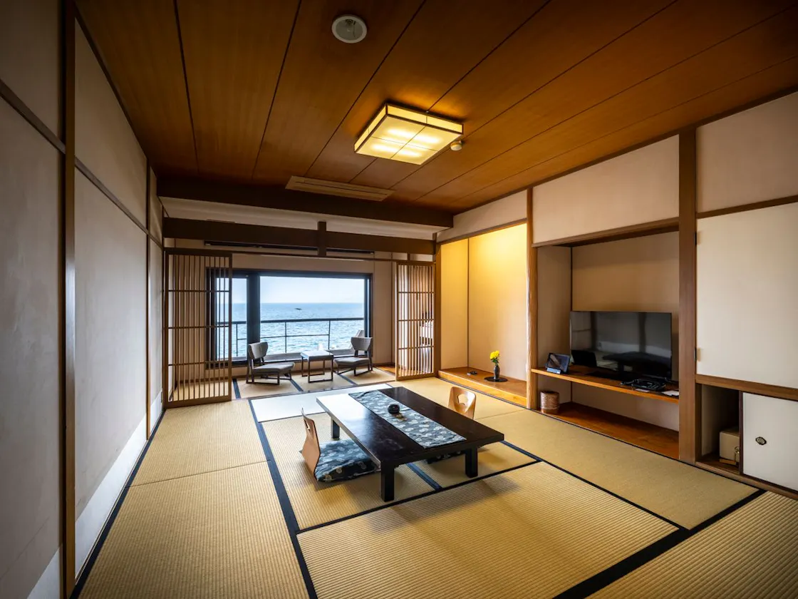 本館上層階「夕なぎ」和室10畳