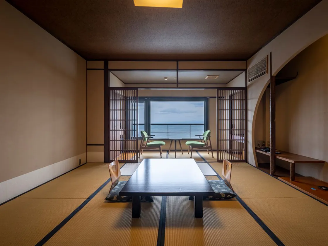 本館上層階「夕なぎ」和室10畳