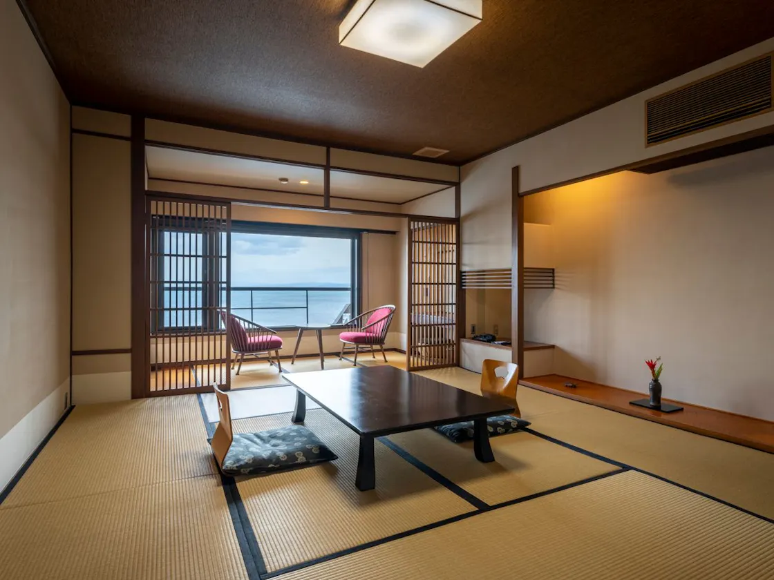 本館最上階「夕なぎ」和室10畳