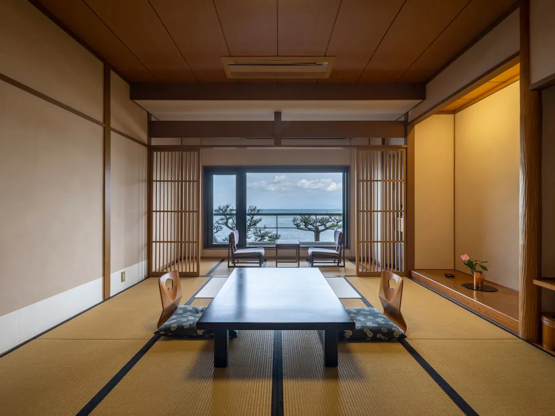 本館2階「汐路」