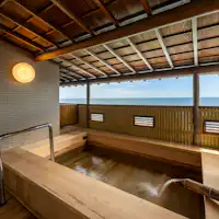 Pemandian umum lantai 2 dengan bak mandi kayu hinoki