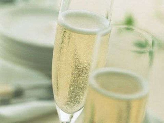 【ご夫婦・カップル】仲良しふたり旅！スパークリングワイン＆オリジナルスイーツ付／夕食はバイキング