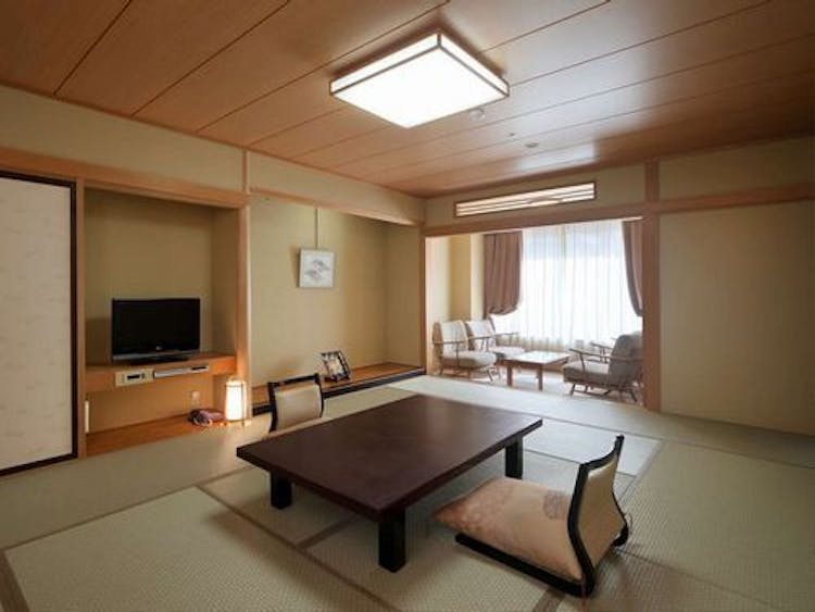 【禁煙】秀峰館和室渓谷側10畳（3階～5階）のサムネイル画像