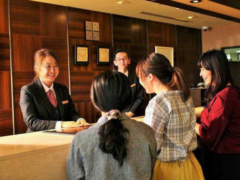 【最上級会席】「姿造里盛り合わせ」「鮑料理」「讃岐オリーブ牛」付き・プレミアム会席