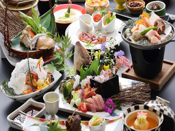 【特撰会席】「地魚の姿造り5種盛り」「鮑料理」「和牛ステーキ」付・特撰和会席