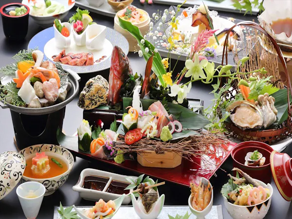 【最上級会席】「姿造里盛り合わせ」「鮑料理」「讃岐オリーブ牛」付き・プレミアム会席