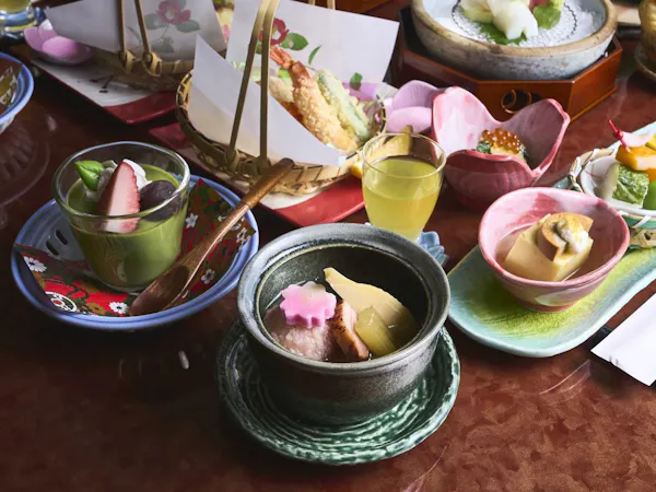 季節の会席 広間食【夕朝食付き】